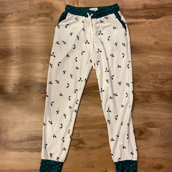 SWEETHONEY  Lounge Set Pajamas Pjs Size 10 Christmas Holidays Winter Holly - Picture 3 of 5